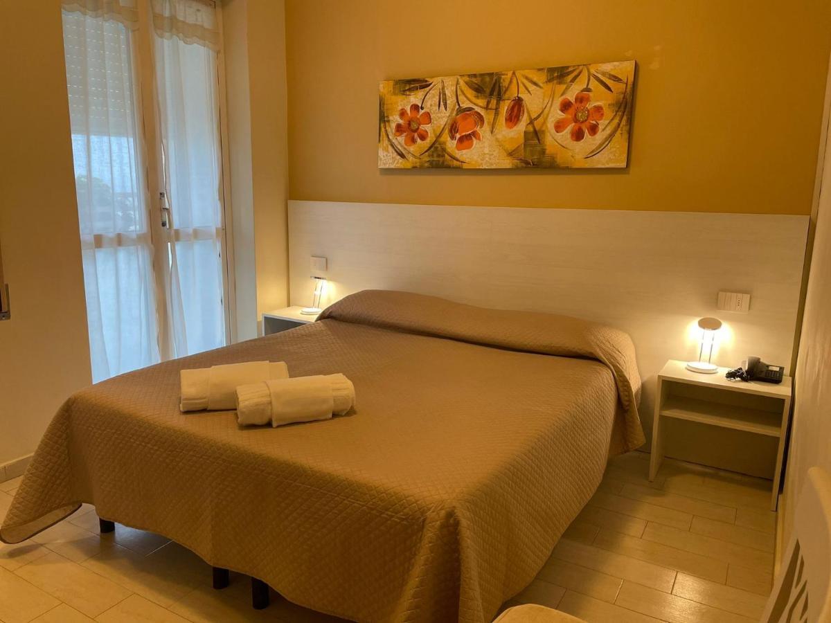 Hotel Ristorante Miramare Pesaro Bagian luar foto