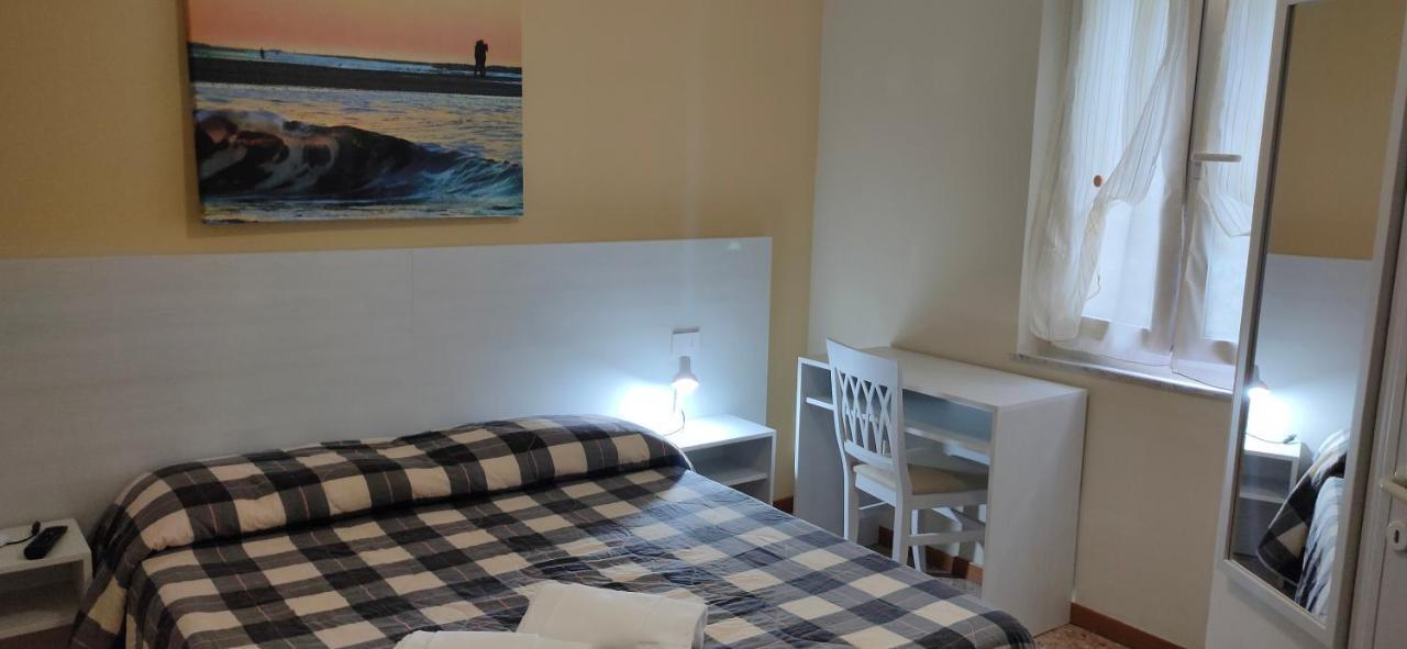 Hotel Ristorante Miramare Pesaro Ruang foto