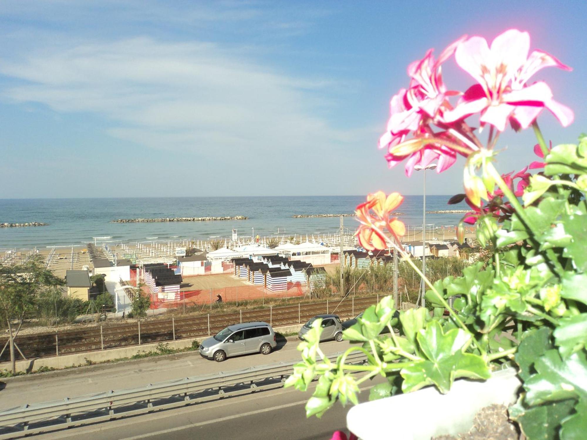 Hotel Ristorante Miramare Pesaro Bagian luar foto