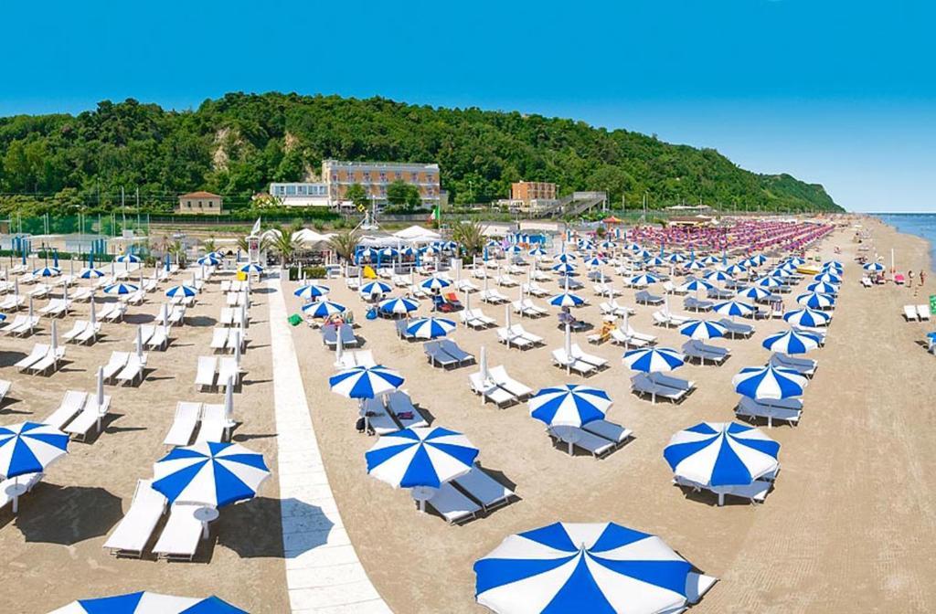 Hotel Ristorante Miramare Pesaro Bagian luar foto